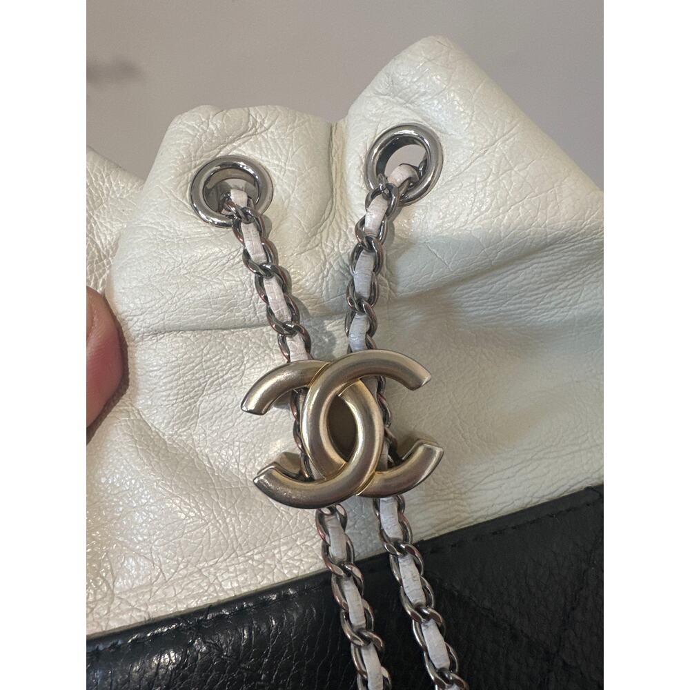 Authentic Chanel Gabrielle Quilted Bucket Bag - Picture 2 of 16